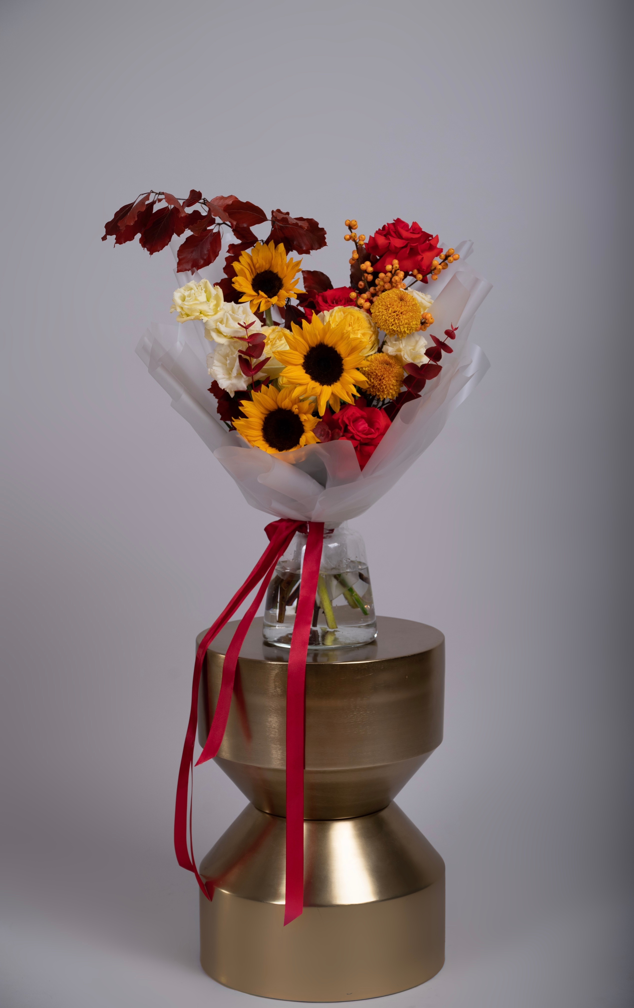 Букет с Подсолнухами и французскими Розами