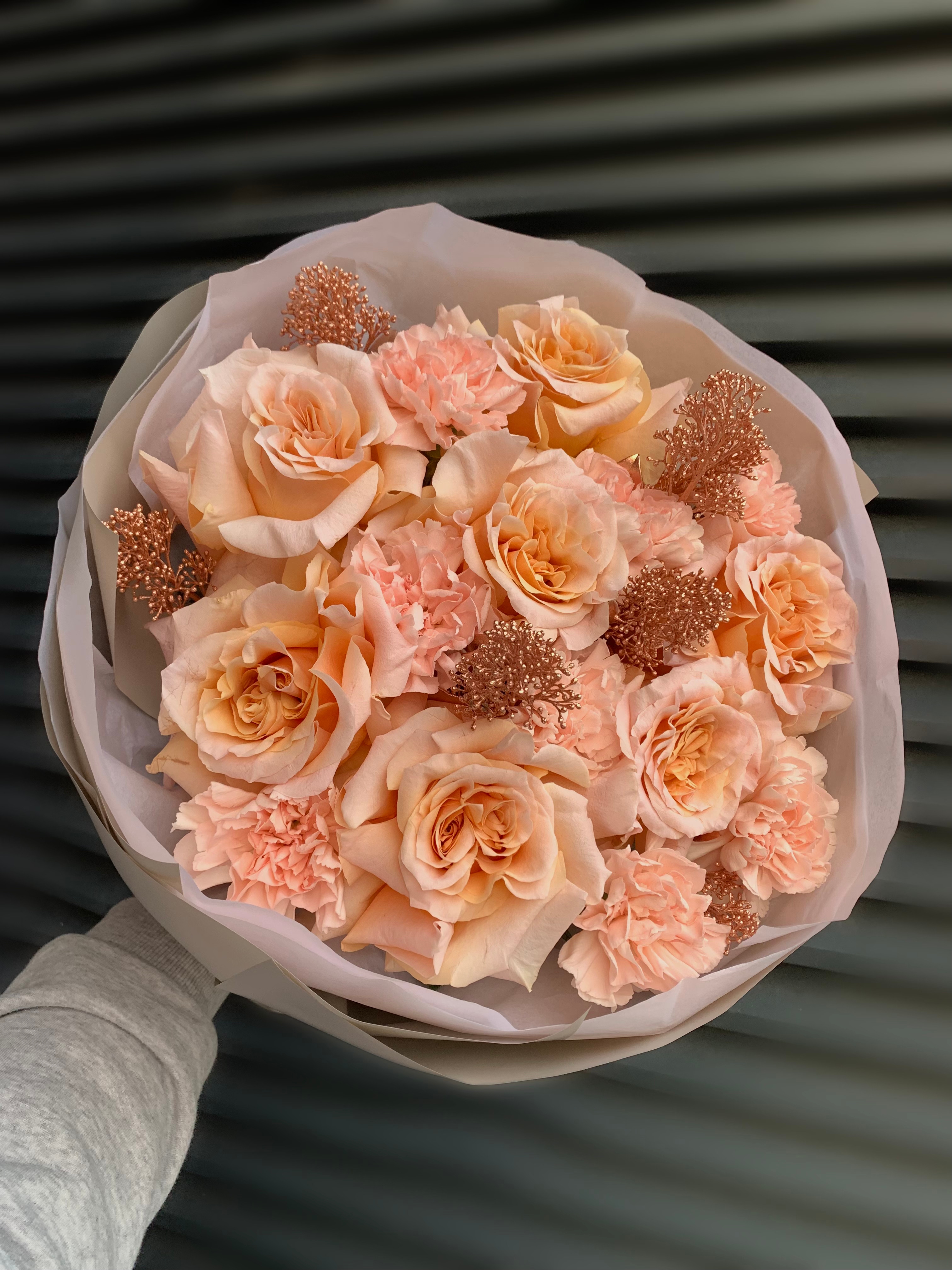 Букет из нежной Розы и Гвоздик