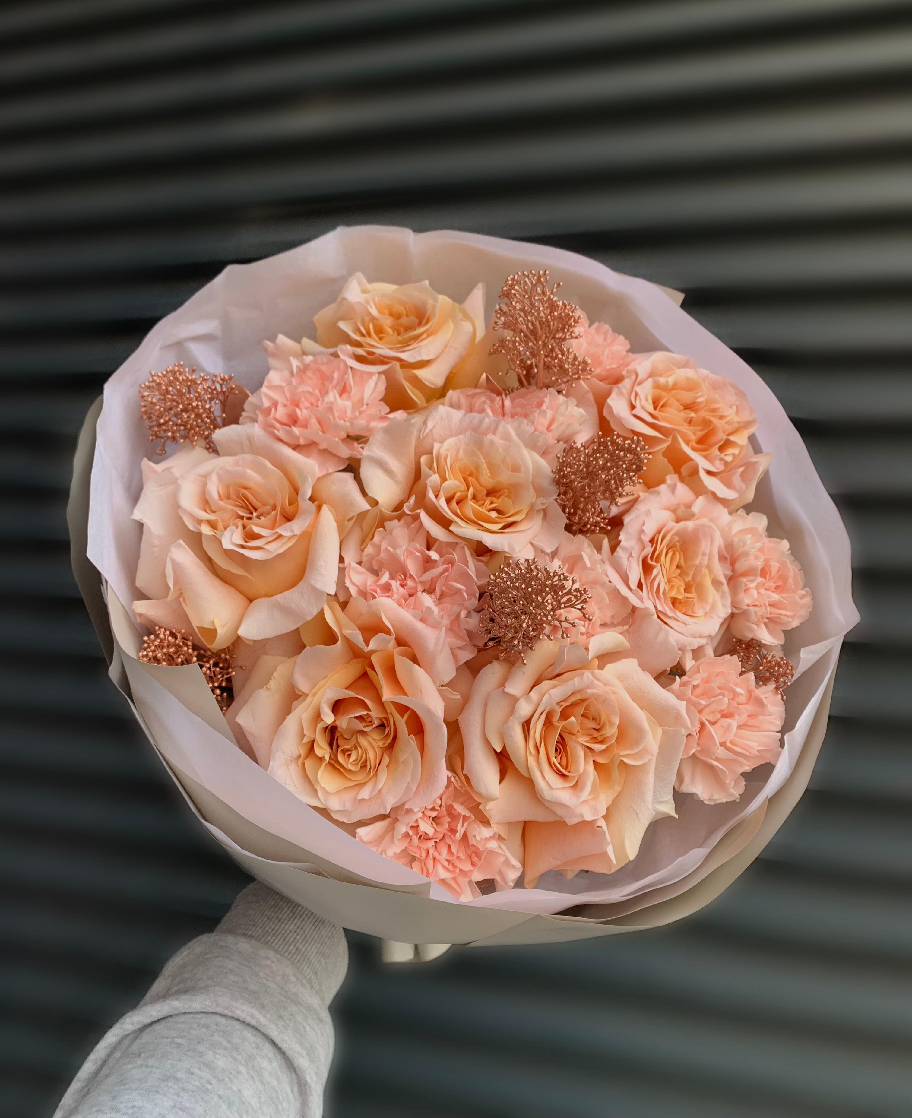 Букет из нежной Розы и Гвоздик