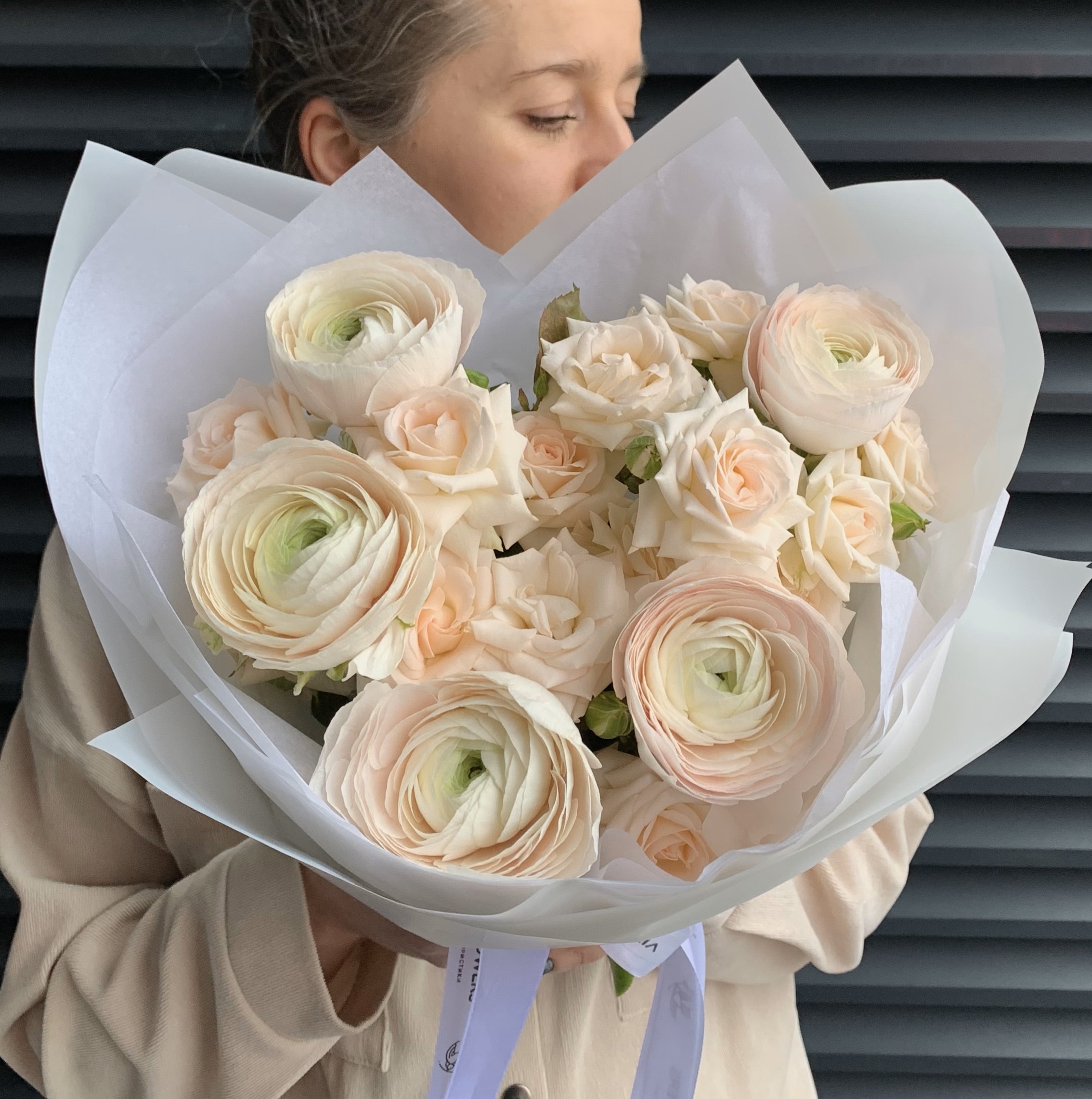 бежевый букет светлый подруге