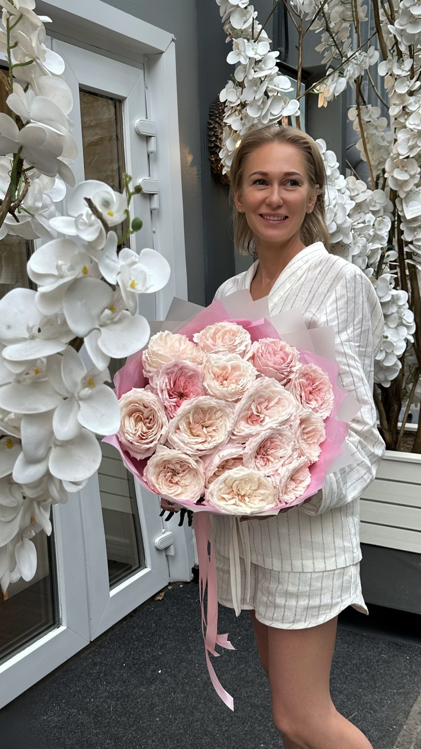 Букет из нежной пионовидной Розы