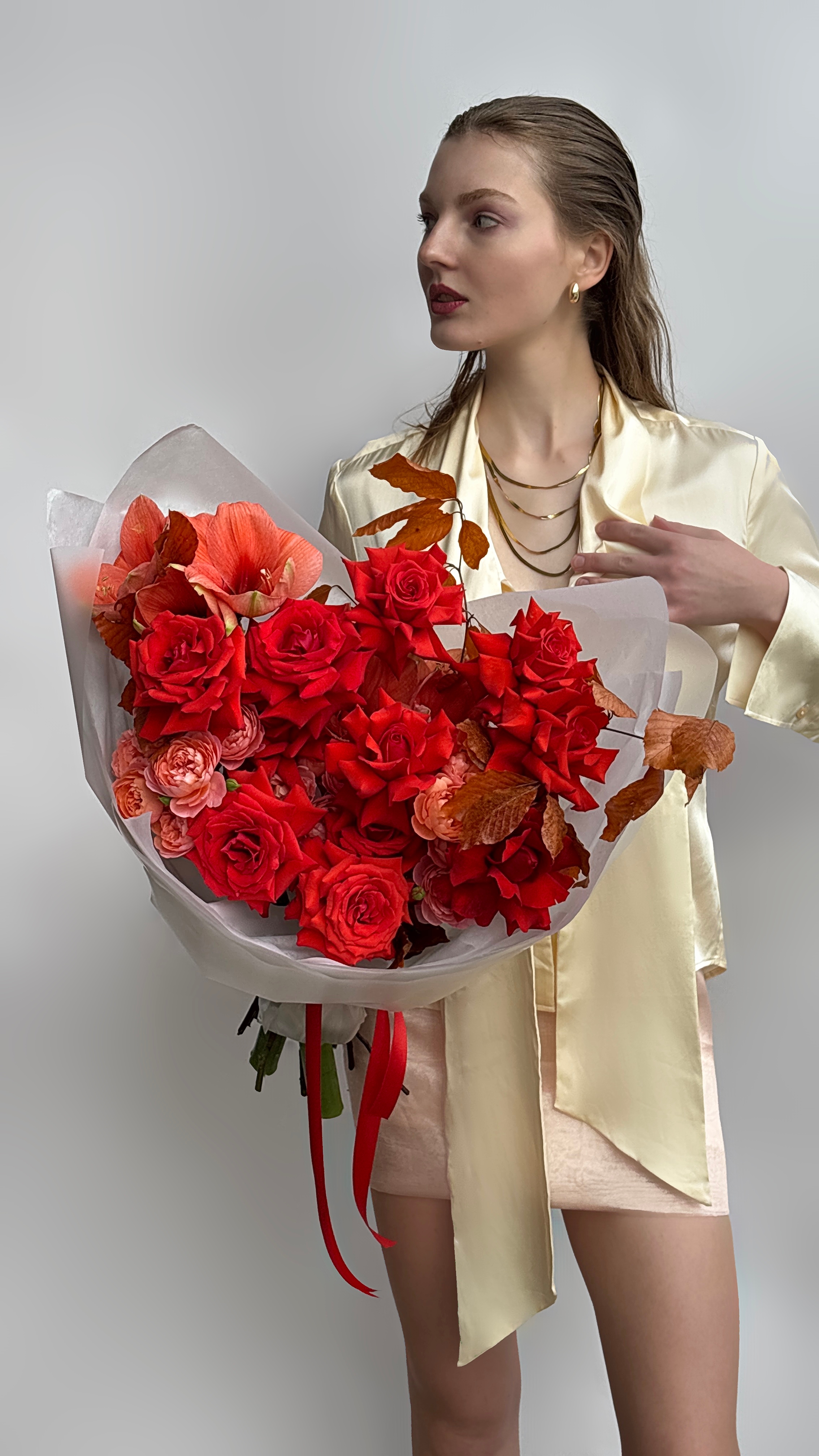 Букет с розой и амариллисом