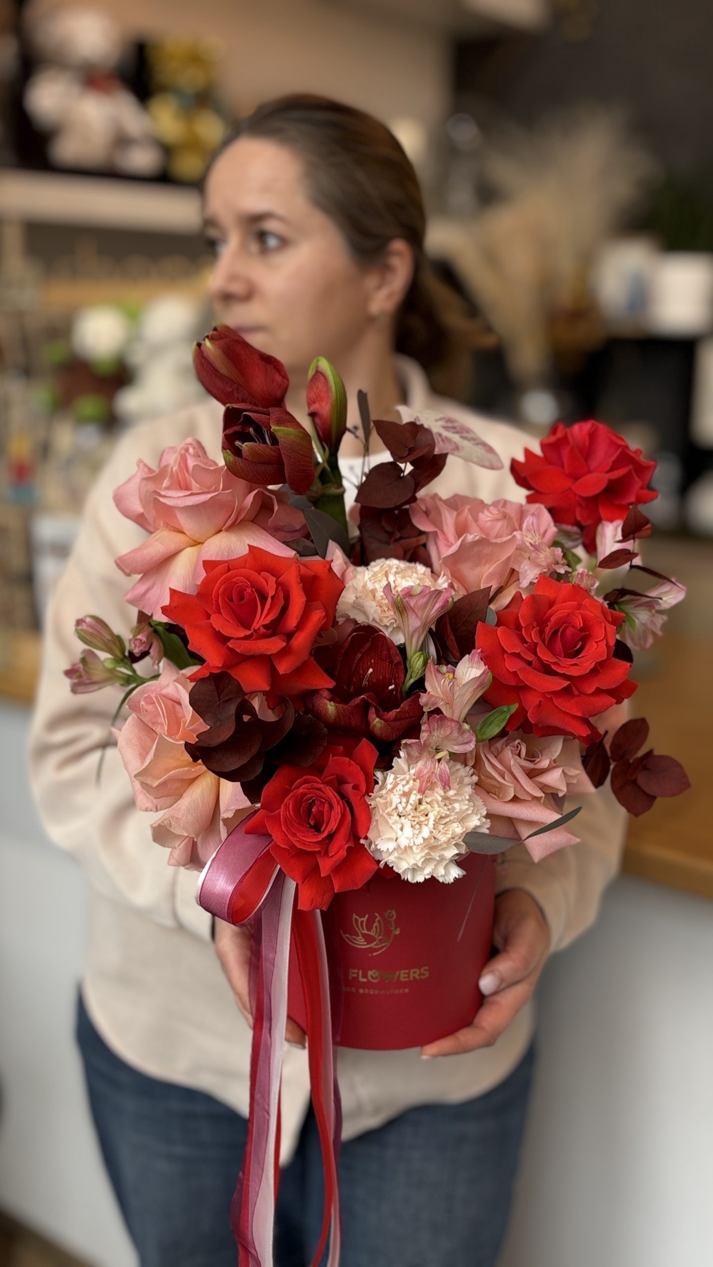 Коробка с розой и диантусом