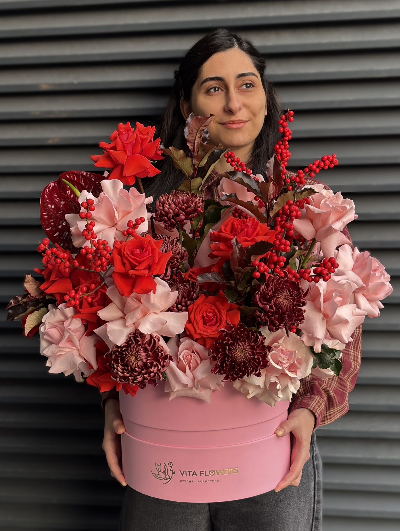 Коробка с розой и хризантемой