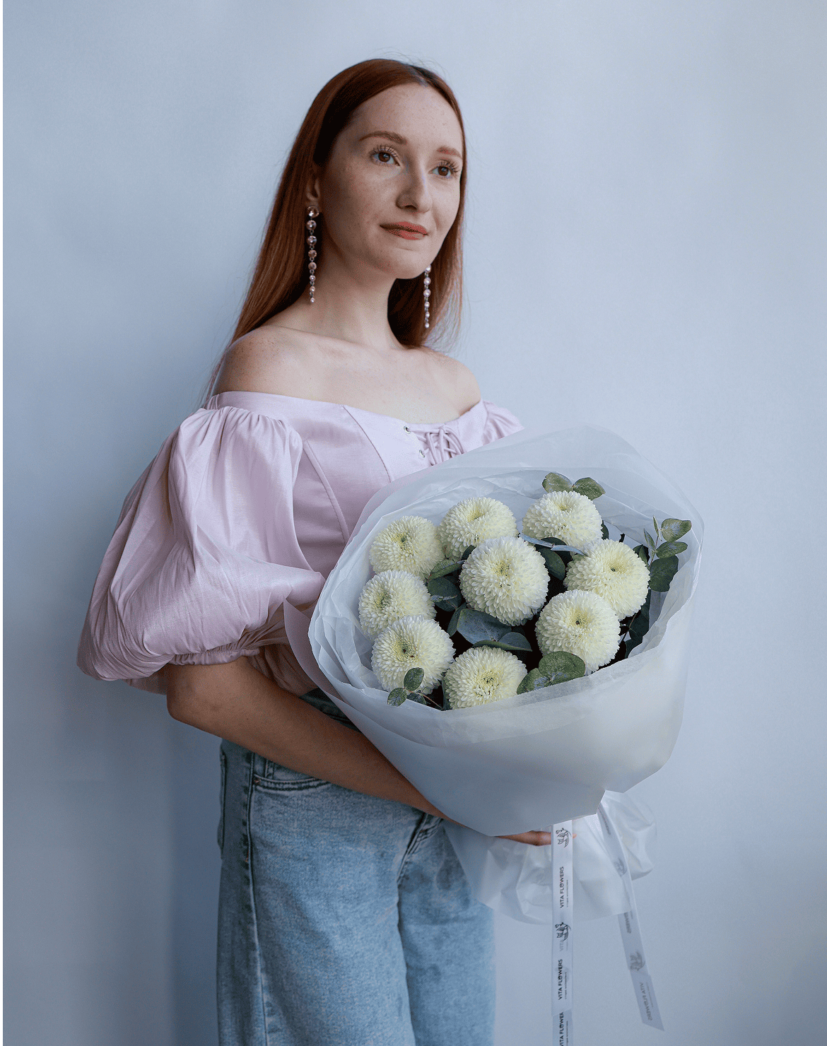 букет с белыми хризантемами с доставкой