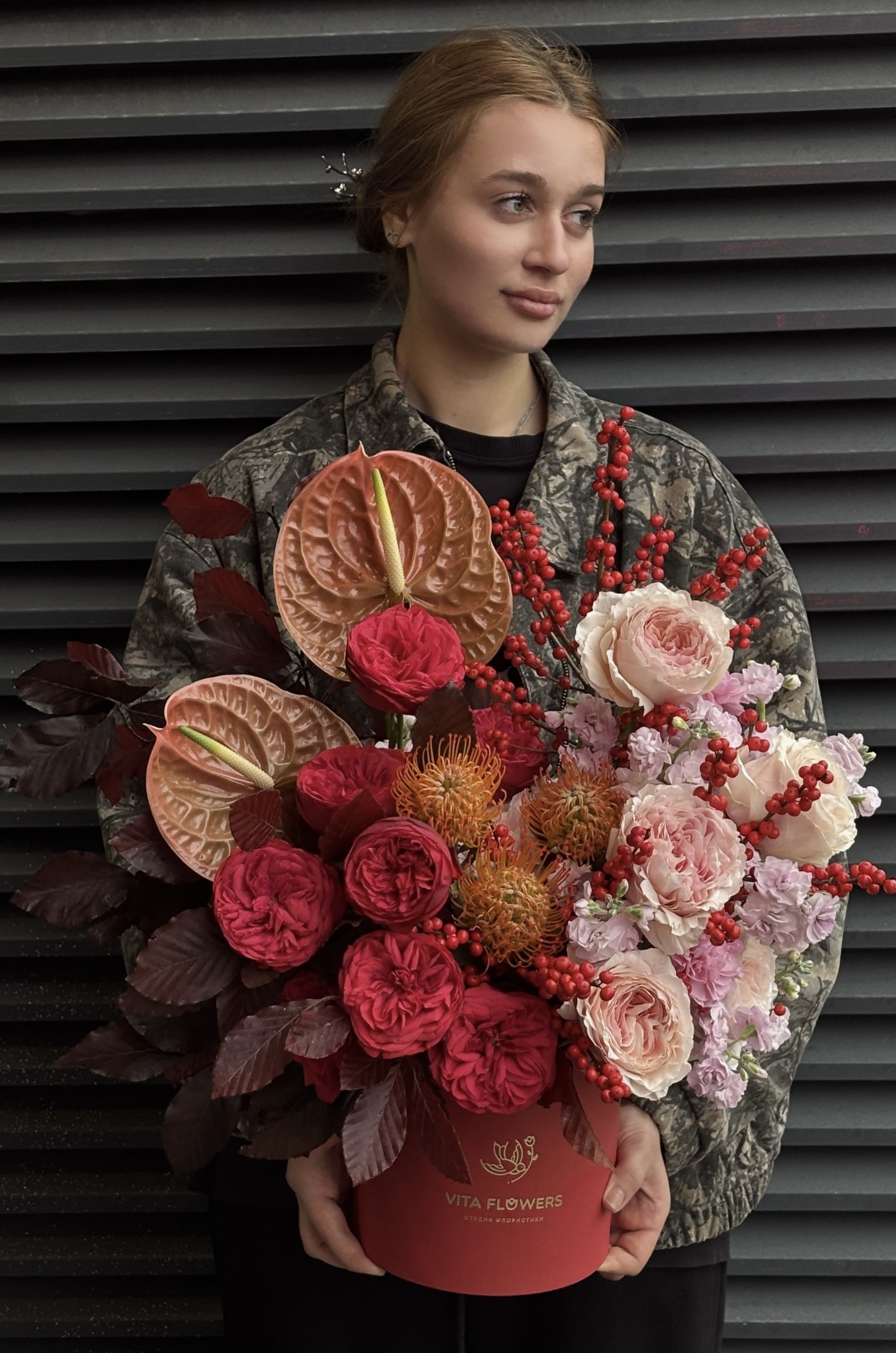 цветы в коробке с днем рождения