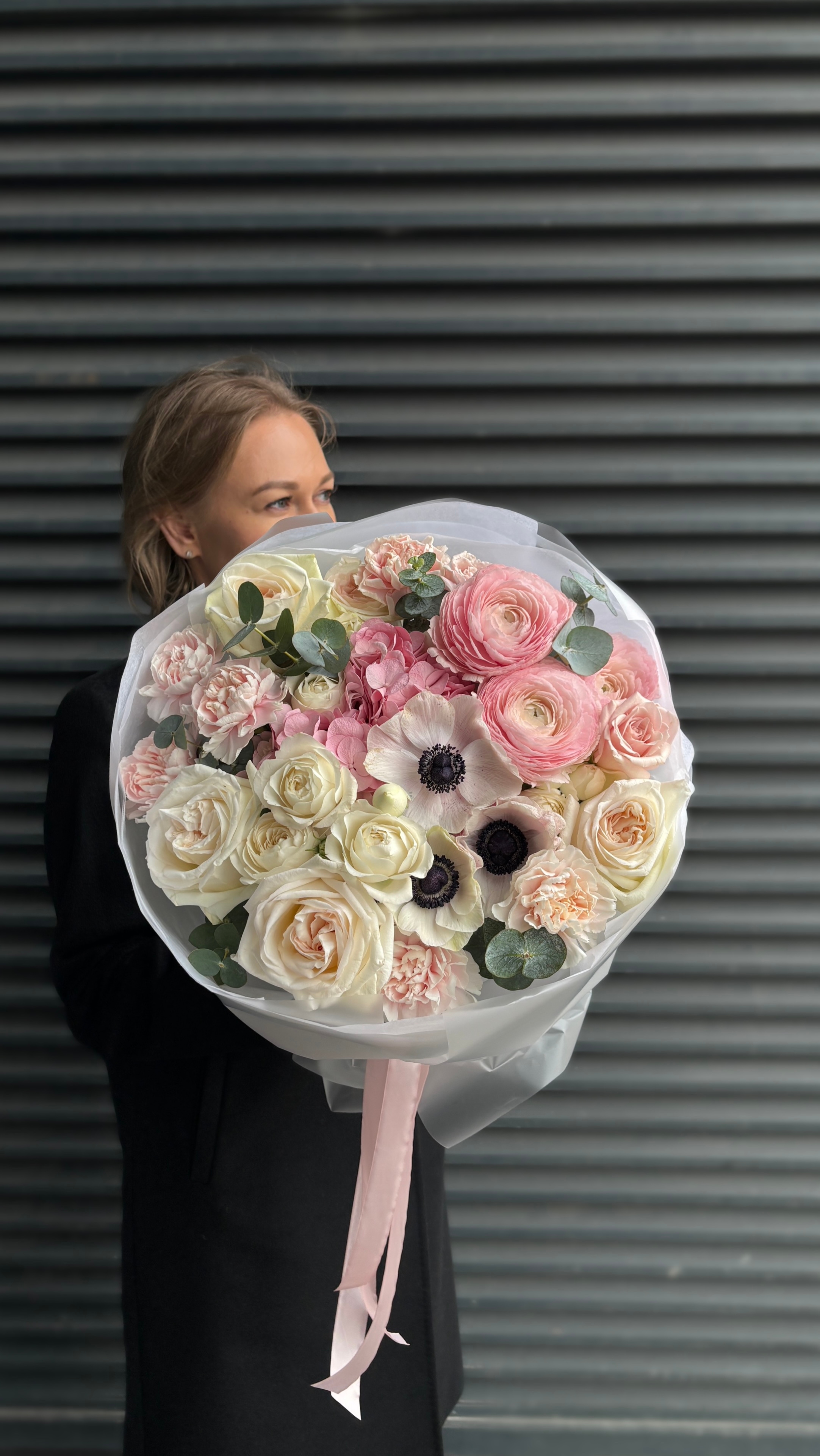 трендовый букет на 8 марта