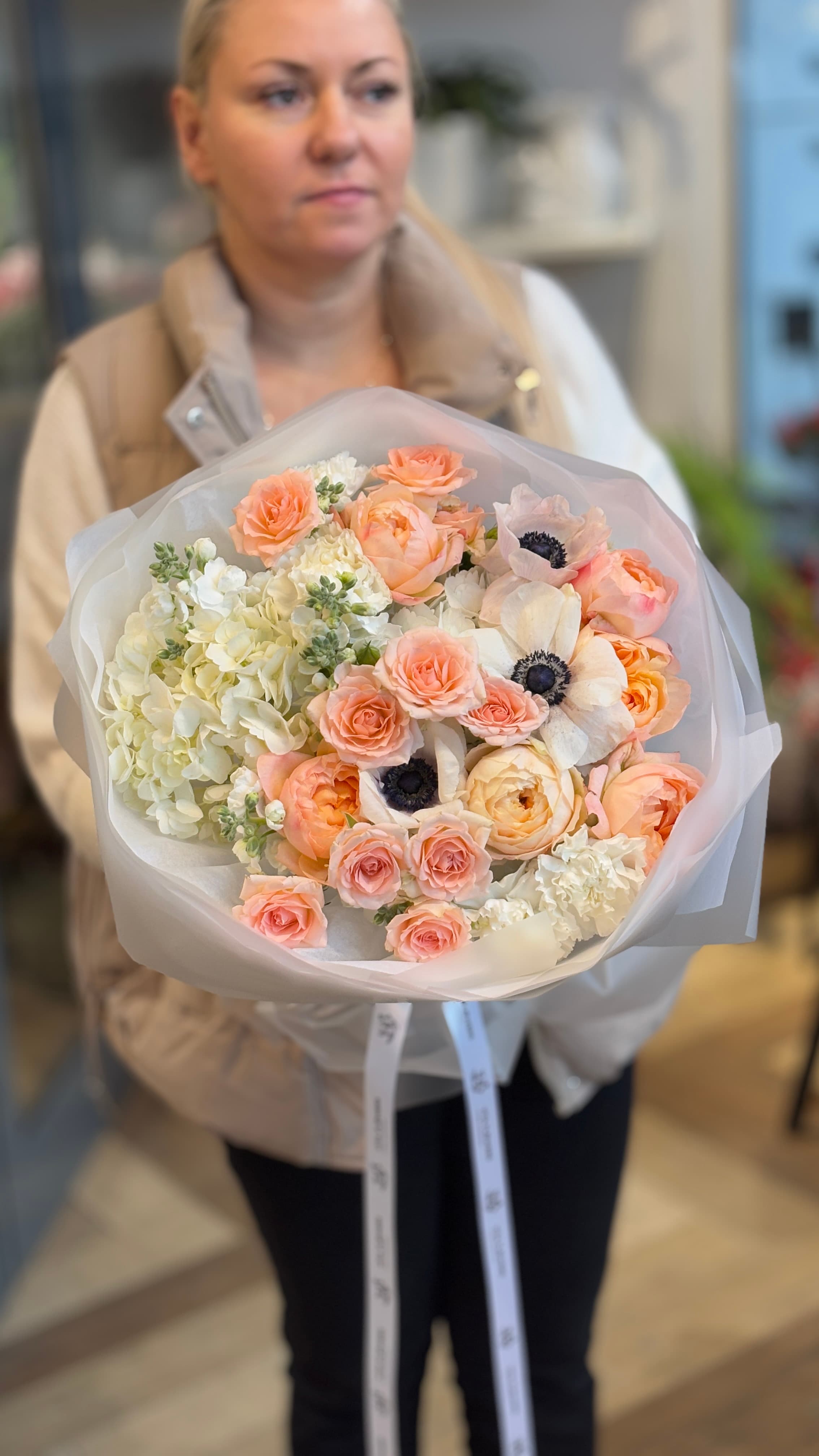 весенний букет с анемоном