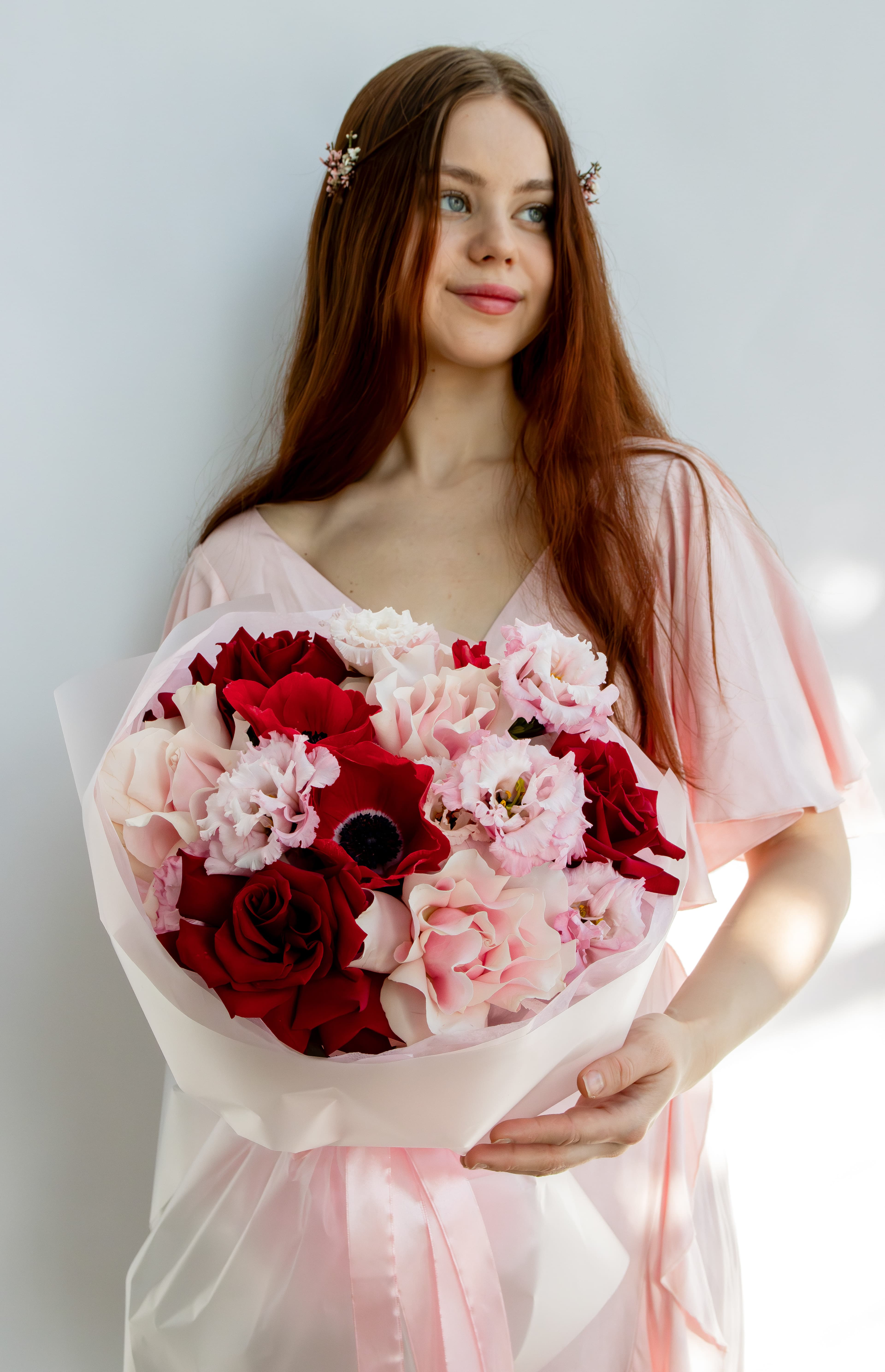 красные анемоны купить букет