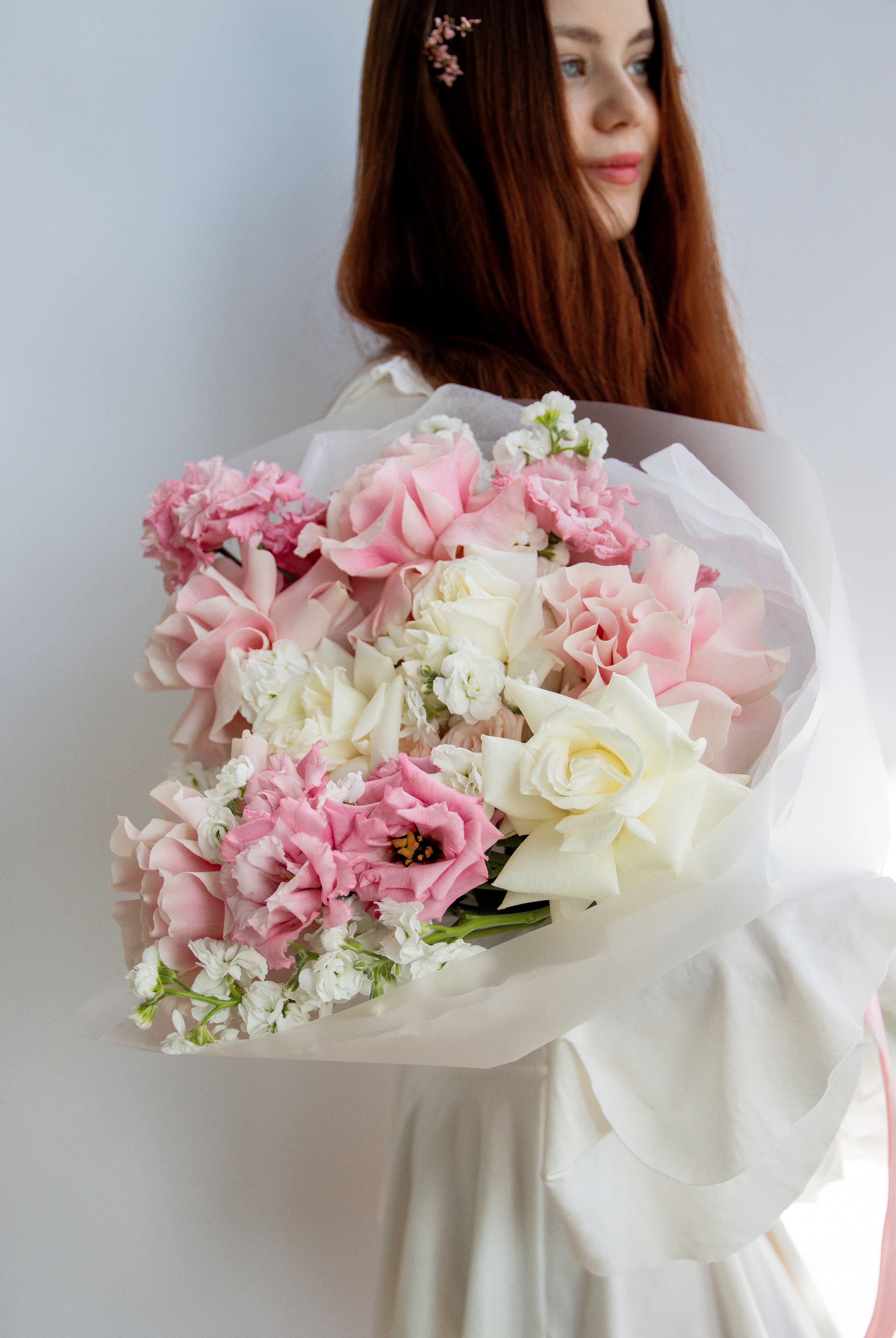 букет из роз и эустомы купить