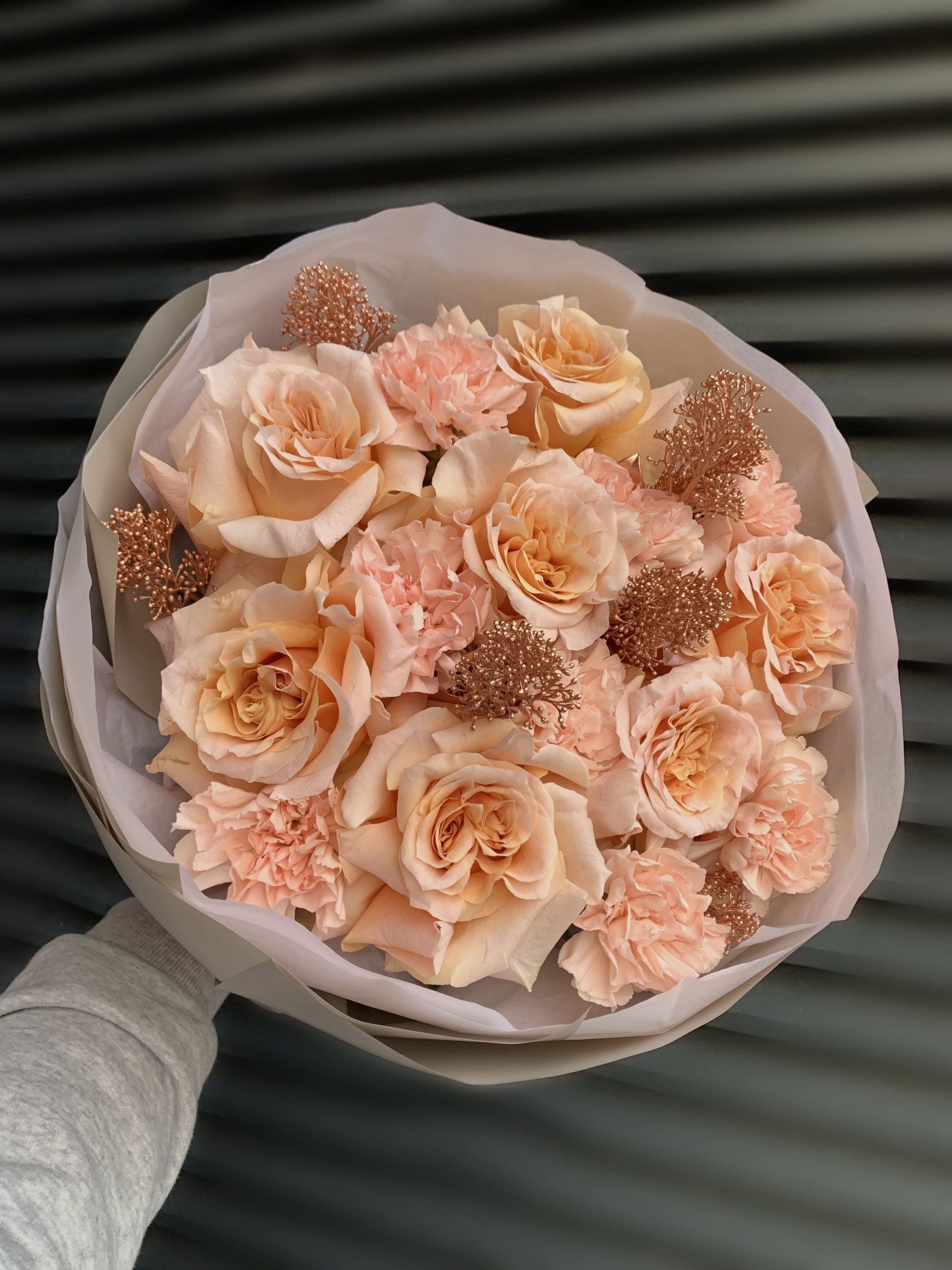 Букет из нежной Розы и Гвоздик