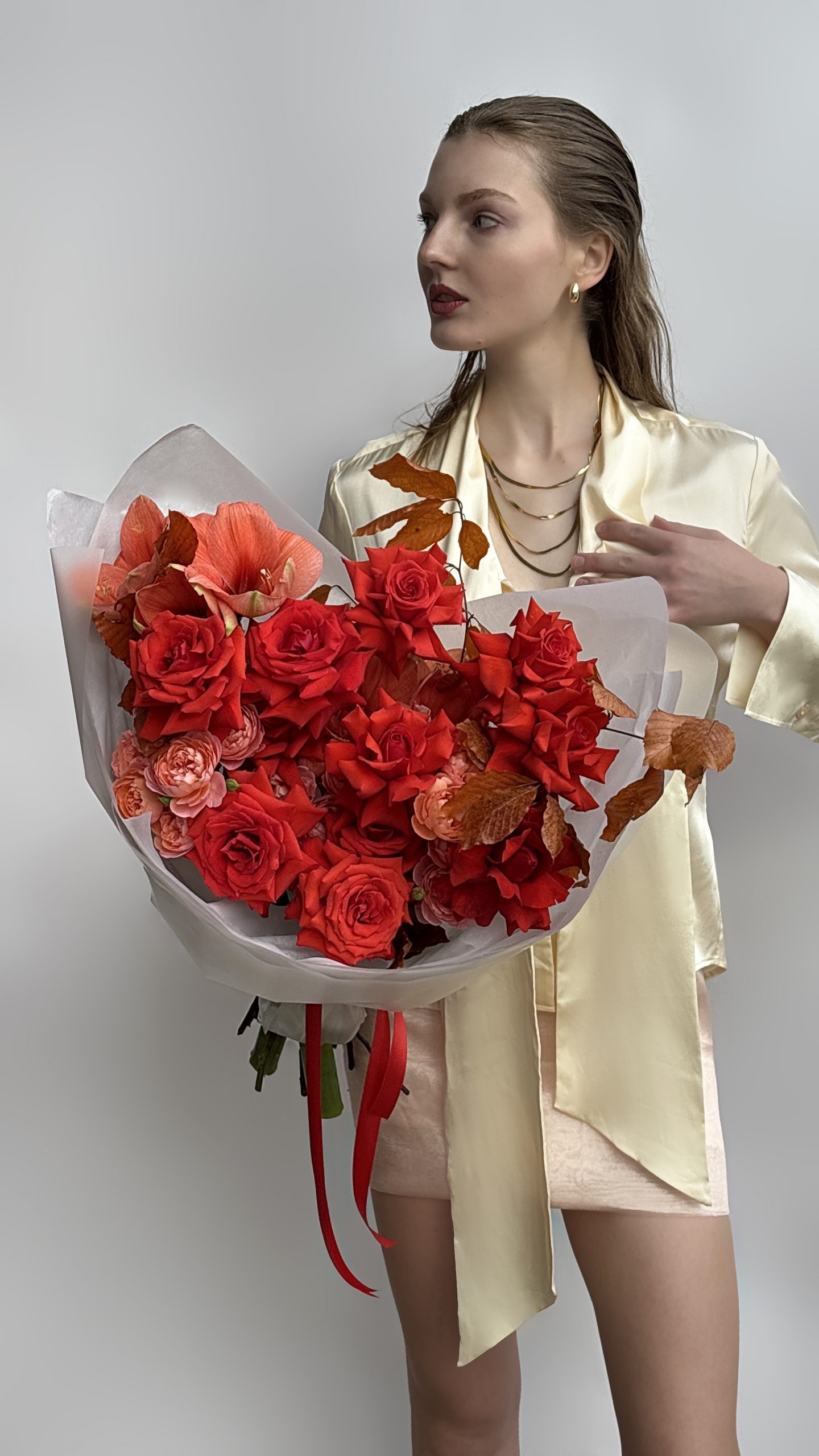 Букет с розой и амариллисом