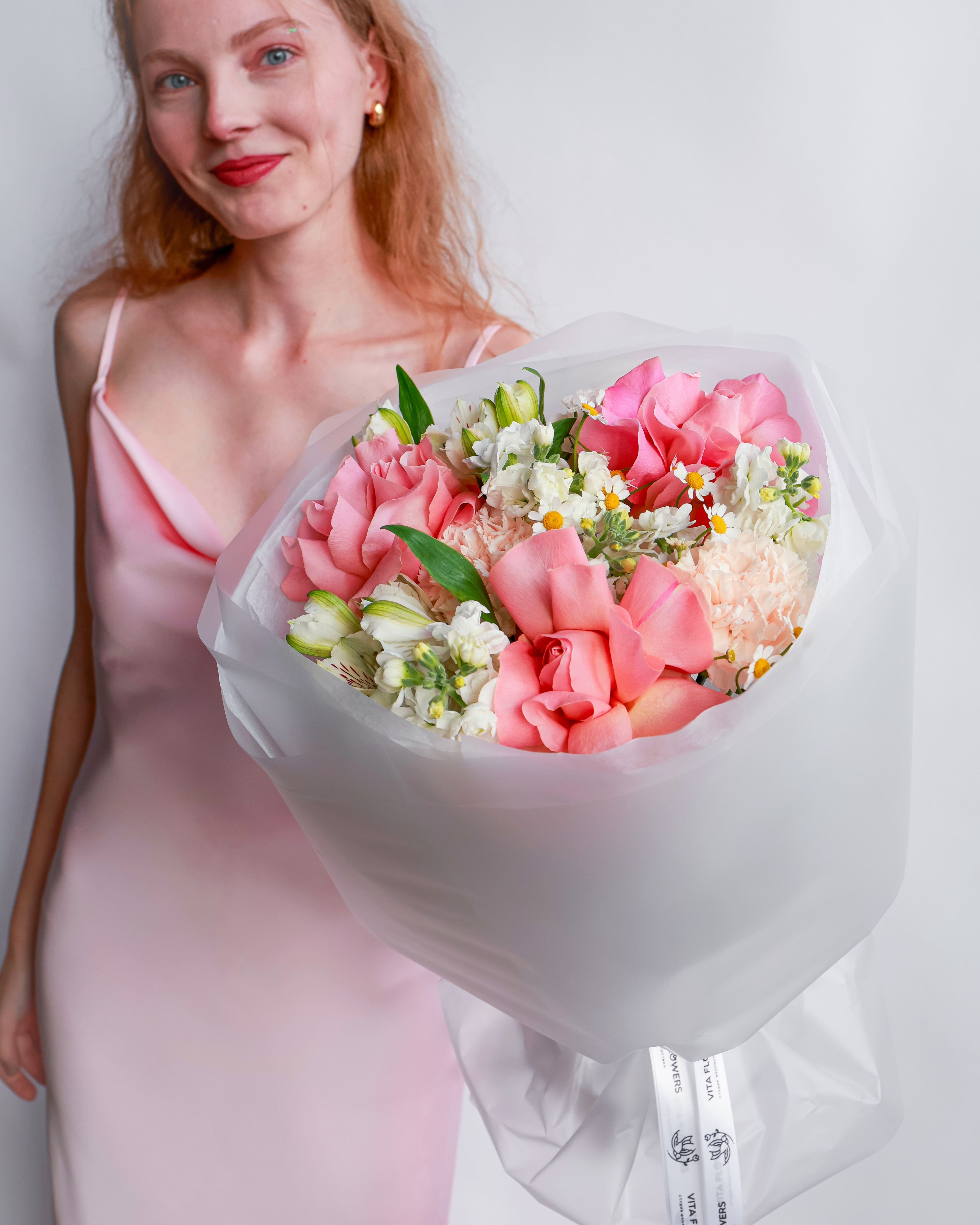 букет с альстромерией